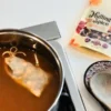 mulling spice pieces with muslin bag